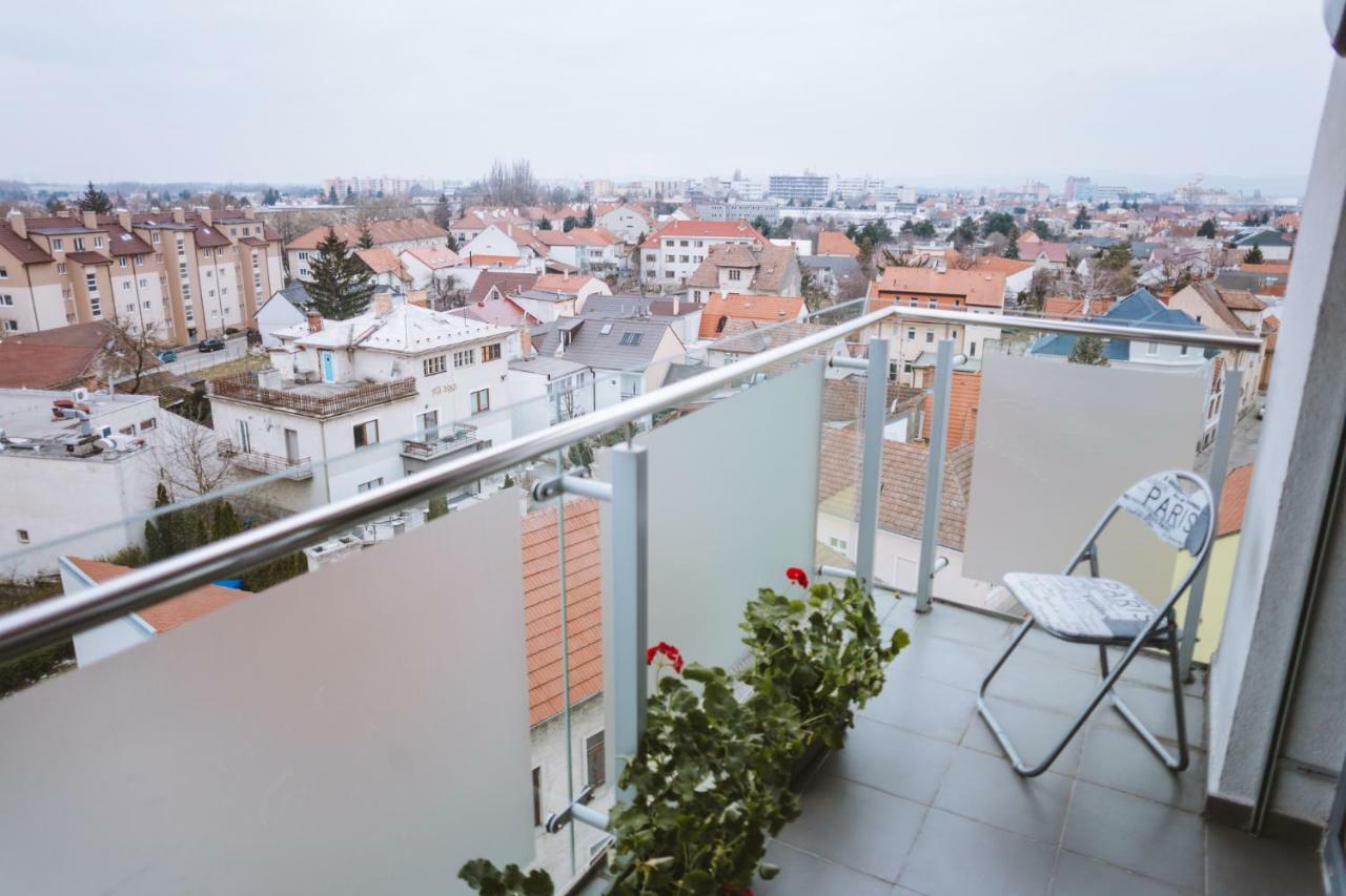 Design Apartment, The City Centre Close To The Health Spa Pöstyén Kültér fotó
