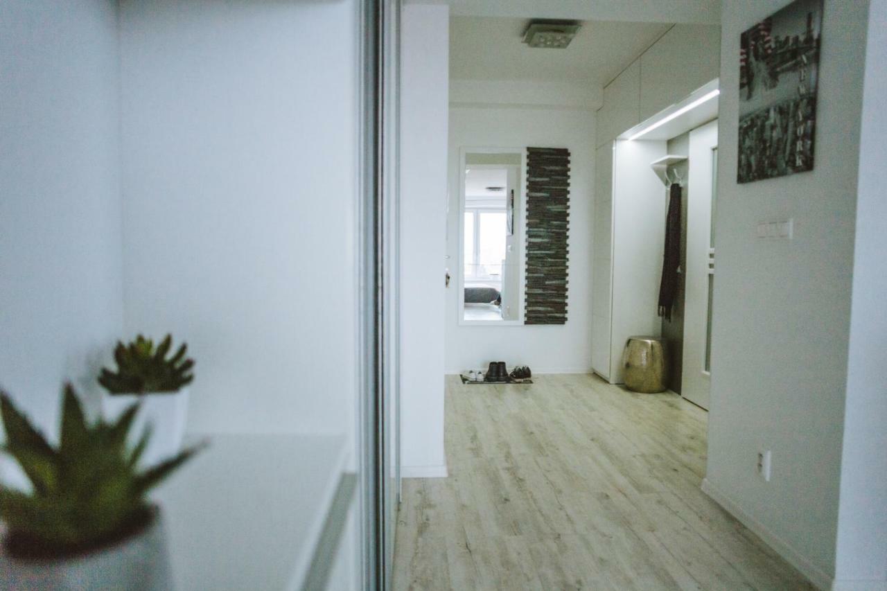 Design Apartment, The City Centre Close To The Health Spa Pöstyén Kültér fotó
