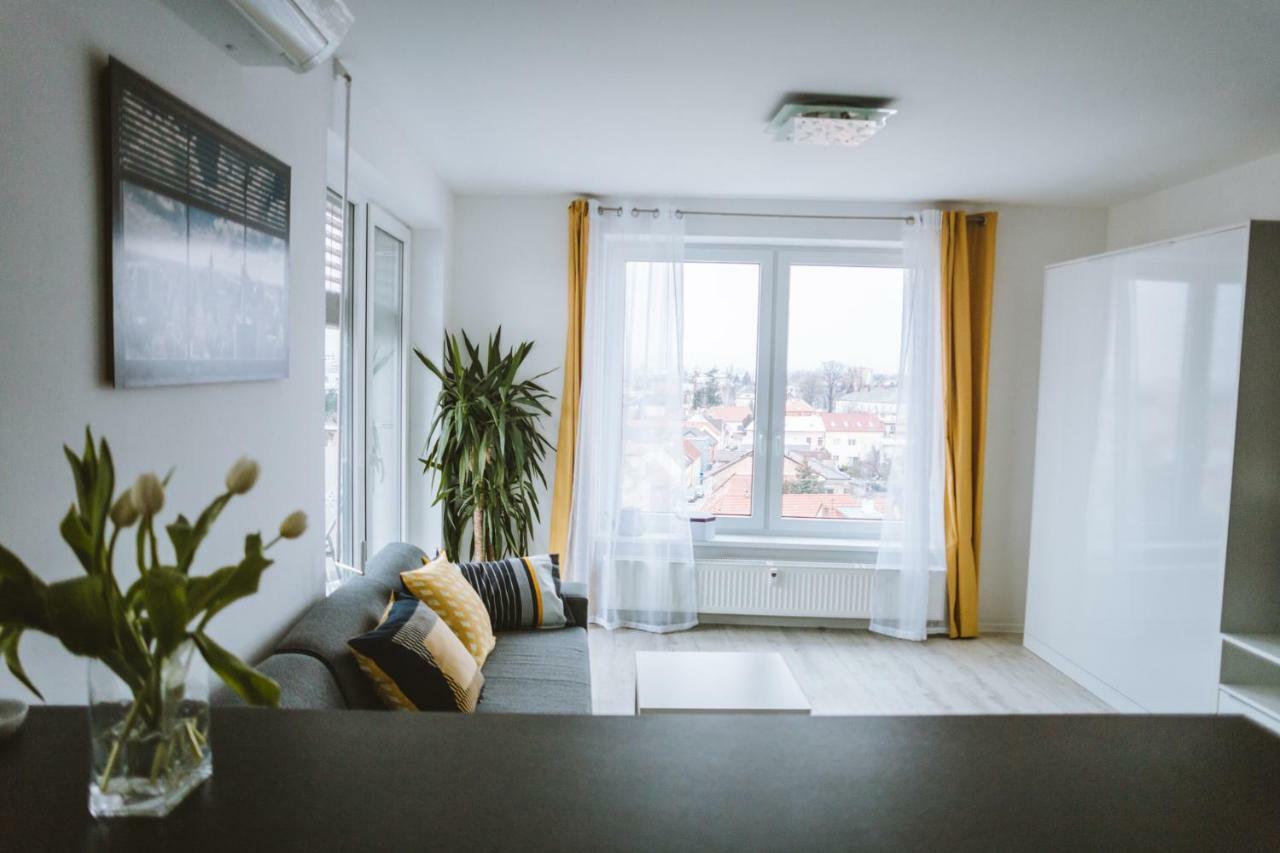 Design Apartment, The City Centre Close To The Health Spa Pöstyén Kültér fotó