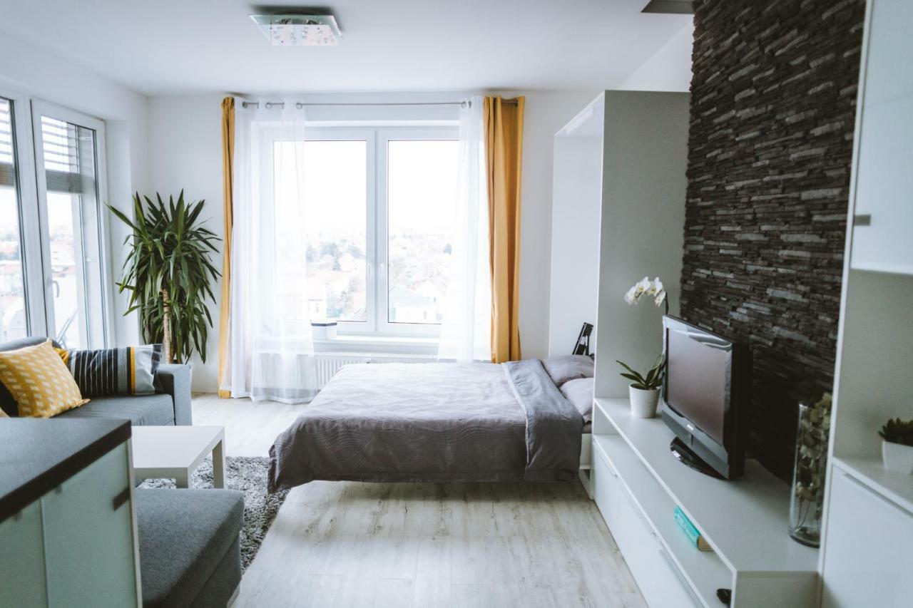 Design Apartment, The City Centre Close To The Health Spa Pöstyén Kültér fotó